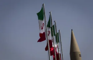 الحرس الثوري يتوعد بتكتيكات هجومية جديدة وتوسيع نطاق الحرب بعد رصد نقاط ضعف العدو